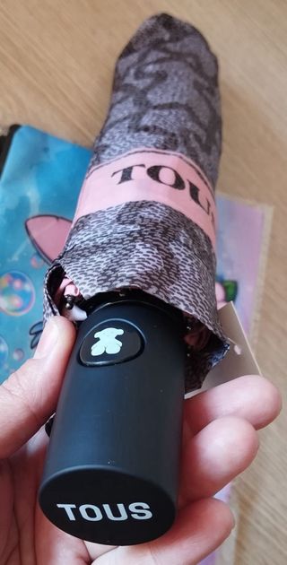 Paraguas TOUS estampado
