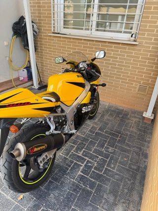 Suzuki GSXR 600 K2 Amarilla