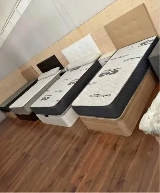 Canapés + Colchones + Cabeceros + Somieres+ Mesita
