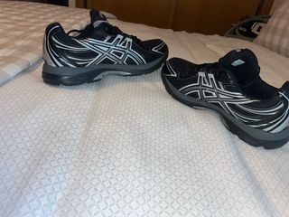 Asics Gel Zapatillas Negras y Plateadas