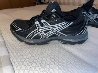Asics Gel Zapatillas Negras y Plateadas
