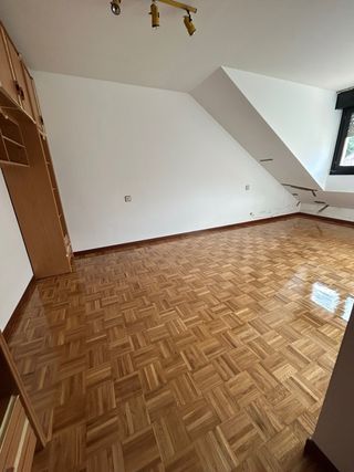 Servicio de lijado y barnizado de suelos