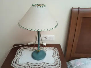 Lámpara de mesa tela y metal. 25€ cada una