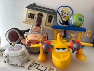 Lote Juguetes Varios: Avión, Coche, Estación