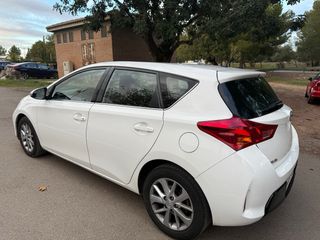 Toyota Auris 2015