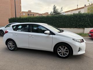 Toyota Auris 2015