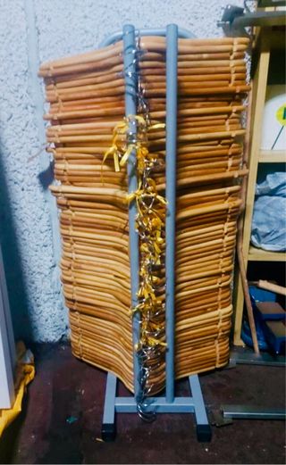 Soporte Tienda con Perchas Madera Metal