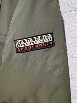 Cazadora Napapijri verde con capucha - perfecta