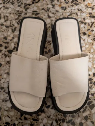 Sandalias de piel blancas Mango