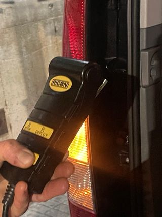 Rampa eléctrica para coche minusválidos