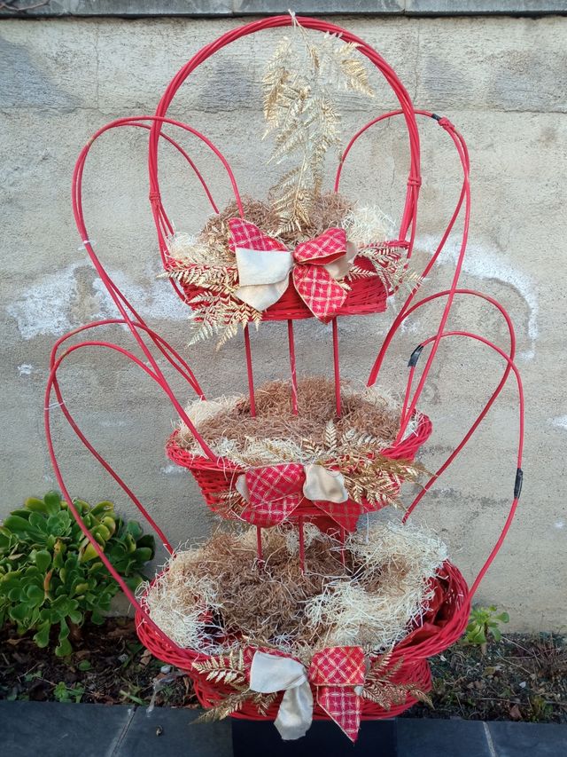 Cesta de mimbre de 3 niveles roja