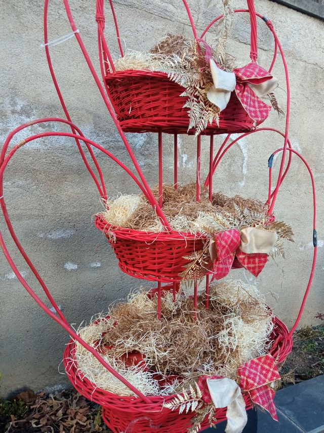 Cesta de mimbre de 3 niveles roja