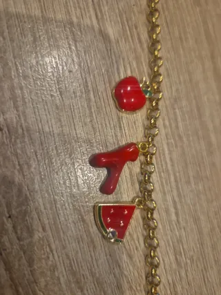 Pulsera acero con charms rojos