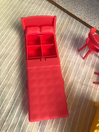 Casita de muñecas de madera