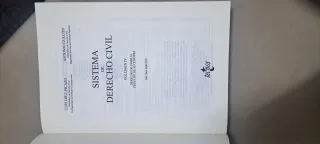 Sistema de Derecho Civil: Vol. IV: Derecho de f...