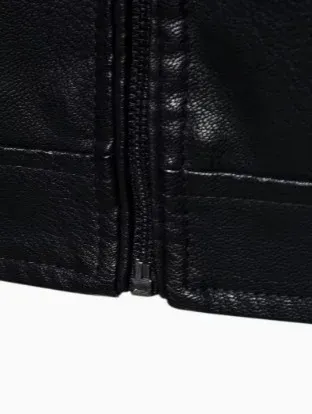 Chaqueta con Forro Polar Negra de Cuero Ecológico