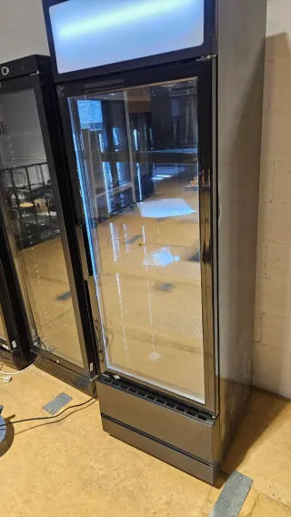 Nevera Vertical Puerta Cristal