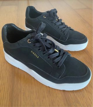 Sapatilhas SikSilk Pretas e Douradas