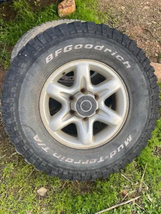 Jantes Opel Frontera com pneus BFGoodrich