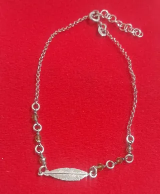 Pulsera Plata 925 con Dije Pluma y Piedras verdes.