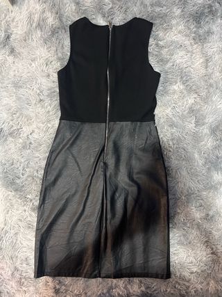 Vestido Negro con Flores Rosas