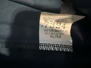 Vestido Negro con Flores Rosas