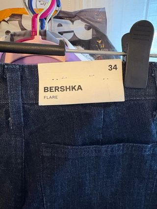 Pantalones vaqueros Bershka Flare talla 34