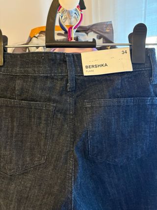 Pantalones vaqueros Bershka Flare talla 34