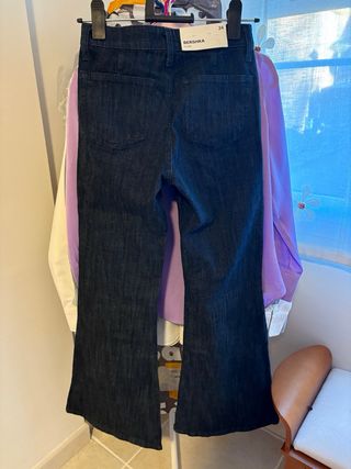 Pantalones vaqueros Bershka Flare talla 34
