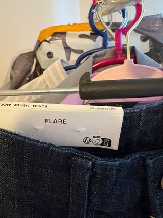 Pantalones vaqueros Bershka Flare talla 34