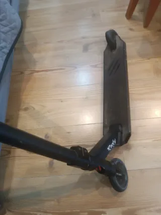 Patinete scooter Bestial Wolf Rocky Negro