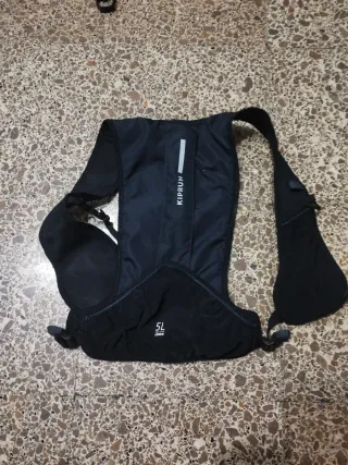 Mochila de trail running negra