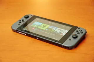 Nintendo Switch Seminueva Poco Uso