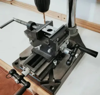 Mordaza de movimiento cruzado