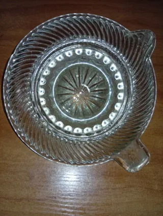 Exprimidor de vidrio vintage