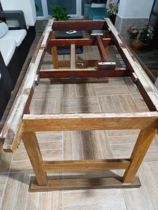Armazón de mesa de madera