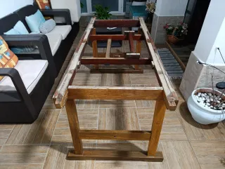 Armazón de mesa de madera