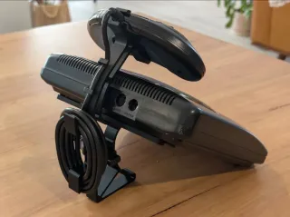 Supporto espositore Mega Drive II con controller a 6 pulsanti