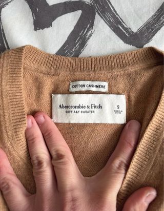 Jersey Abercrombie & Fitch cuello pico S