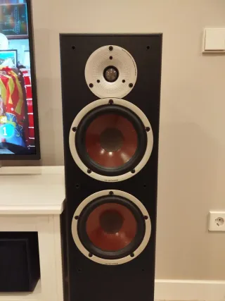 Columnas Dali Spektor 6