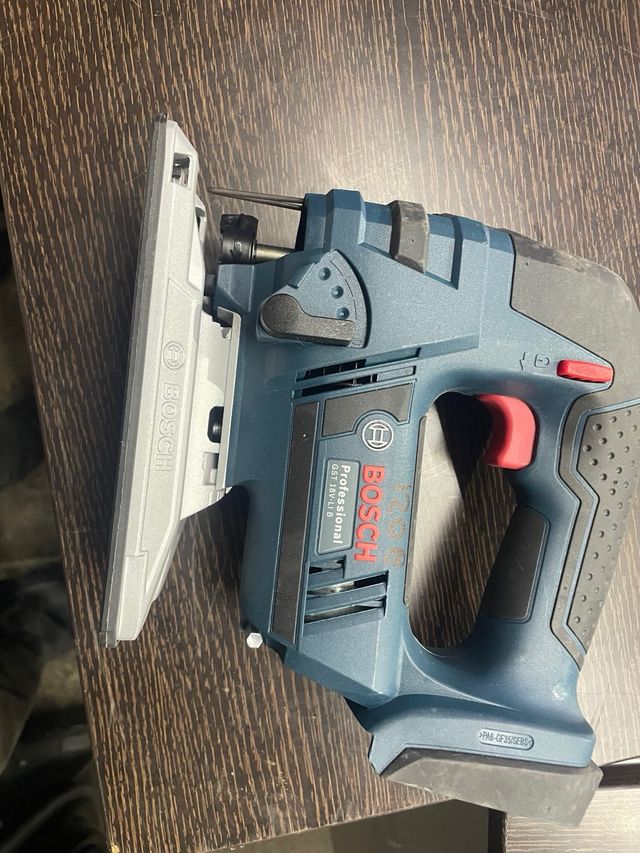 Serra de calar Bosch GST 18V-LI B