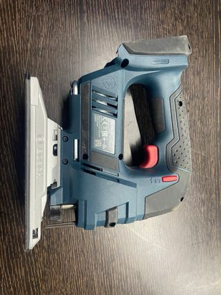 Sierra de calar Bosch GST 18V-LI B