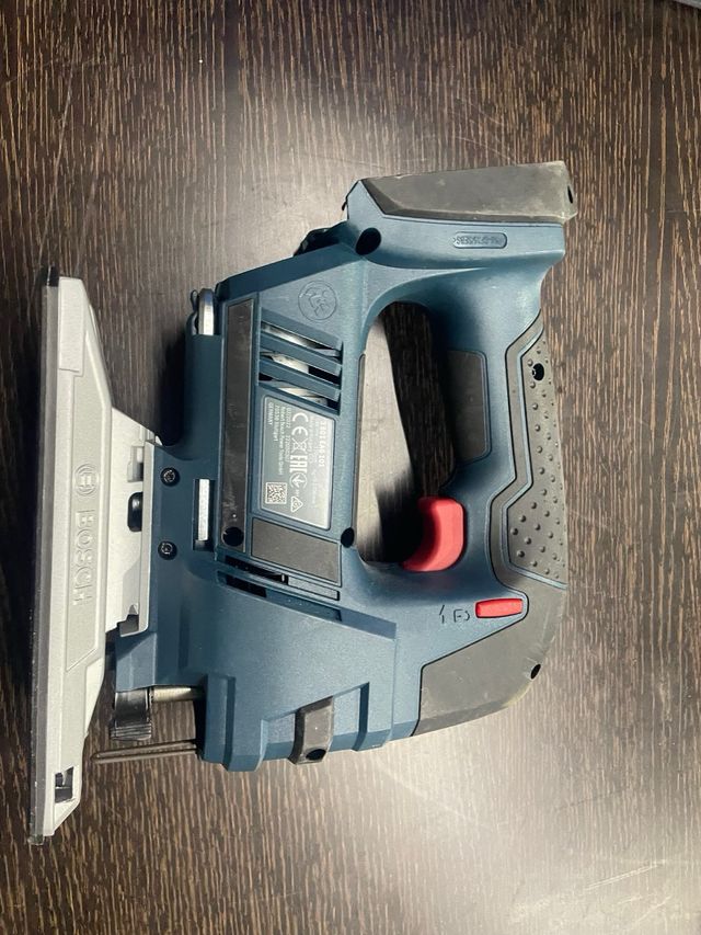 Serra de calar Bosch GST 18V-LI B