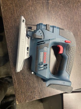 Sierra de calar Bosch GST 18V-LI B