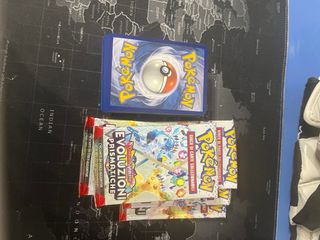 Carte Pokémon evoluzioni prismatiche