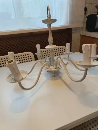 Lámpara de forja blanca estilo clásico