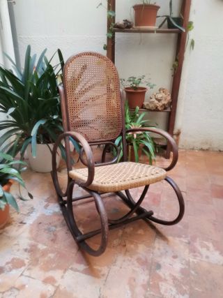 2 Mecedoras Vintage Madera y Mimbre