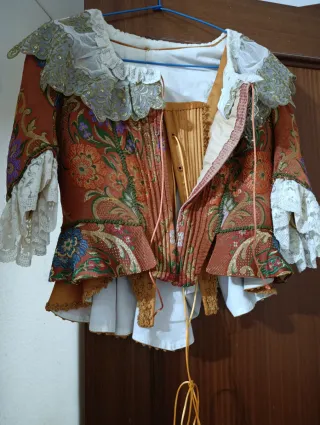 Traje de Fallera Oro y Blanco