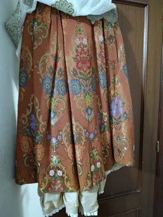 Traje de Fallera Oro y Blanco