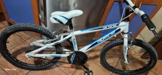 Bicicleta BMX 20 Blanca y Azul